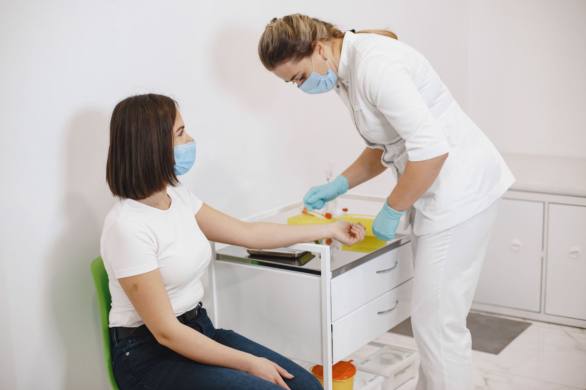Syringe and vaccine vial illustrating HPV vaccination and cervical cancer prevention